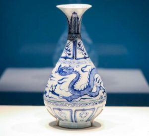 Yuan Dynasty Blue and White Dragon Pattern Jade Pot Spring